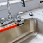 Instalación de lavaplatos (mueble + cubeta)